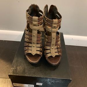 Dolce Vita “Fox” khaki sandal, SZ 7